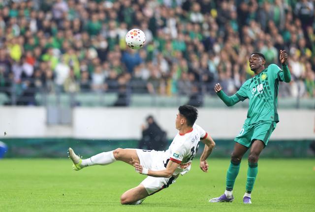 米兰体育-2:1逆转绝杀北京国安！成都蓉城连续5轮领跑中超